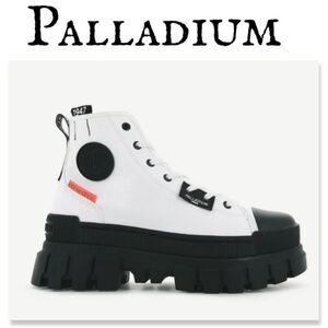 NIB Palladium Revolt Hi Top Bootie in Star White